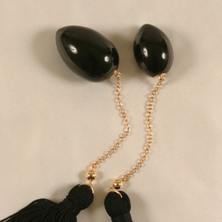 OEH1 Insertable black egg with gold chain and tassel